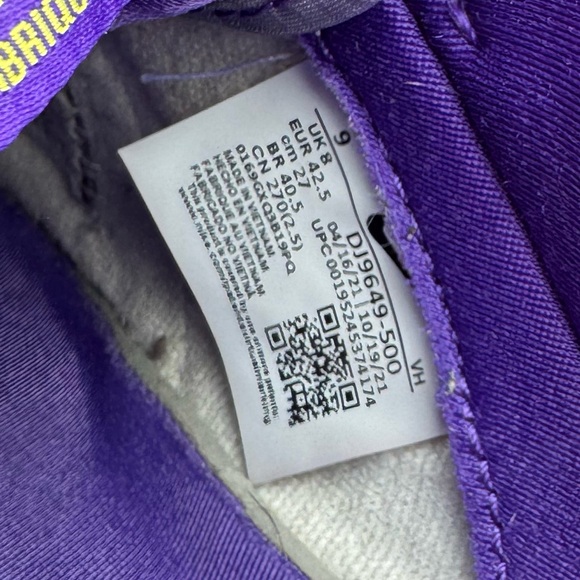 NIKE SB DUNK LOWS - Picture 3 of 6